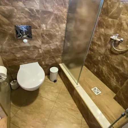 Dana Quarto em Acomodações Particulares *